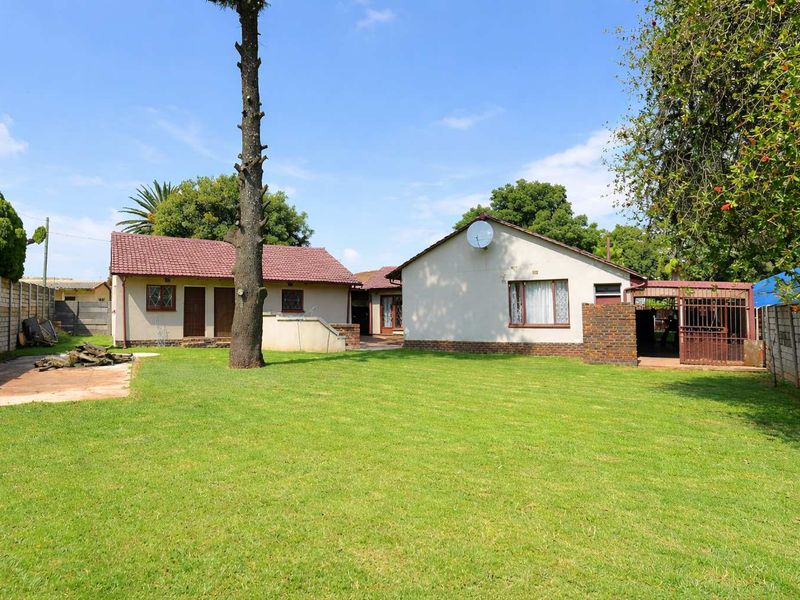 BEAUTIFUL HOME FOR SALE - Photo 2