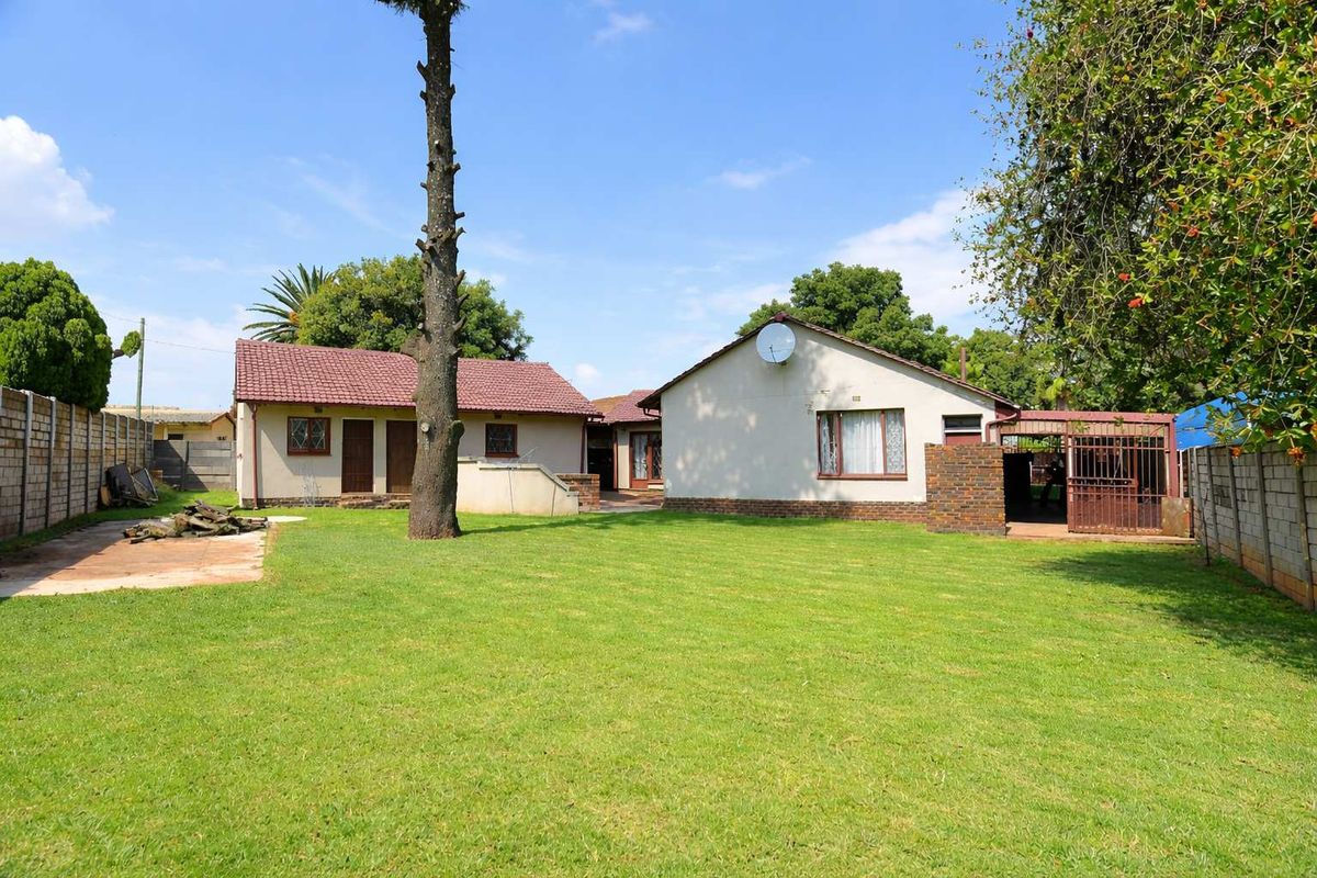 BEAUTIFUL HOME FOR SALE - Photo 2