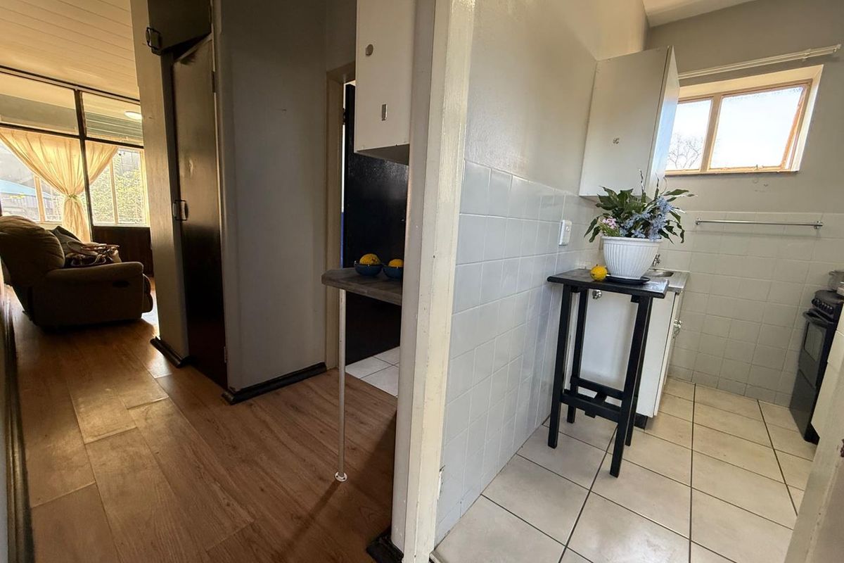 Bachelor Flat - Waverley - Photo 2