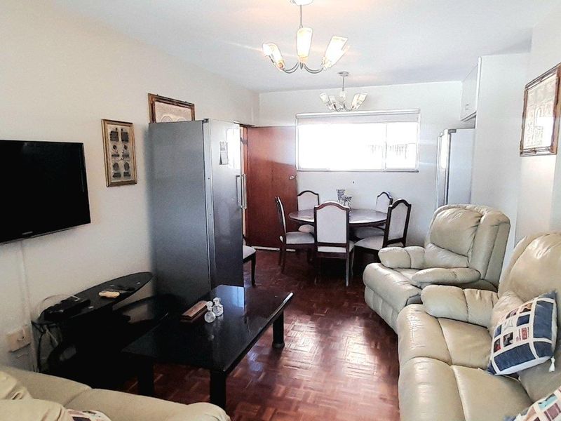 1.5 bedroom in North Beach - Photo 2