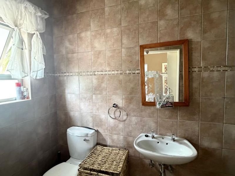 🏡 Property for Sale – Spacious Home with Income Potential - Photo 7