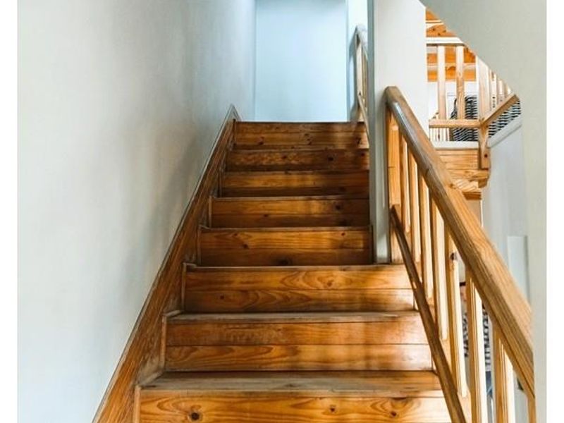 “Spacious Country Home Delight” - Photo 5