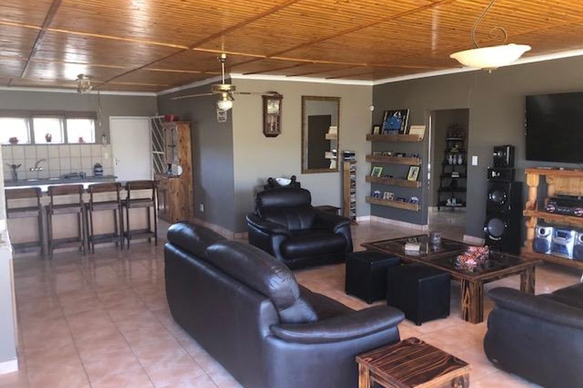 Huge Family Home for sale - Photo 5