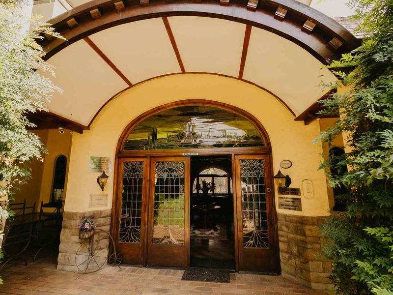 Secure Furnished Student Living in the Heart of Arcadia - Photo 2