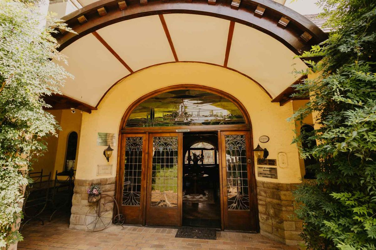 Secure Furnished Student Living in the Heart of Arcadia - Photo 2