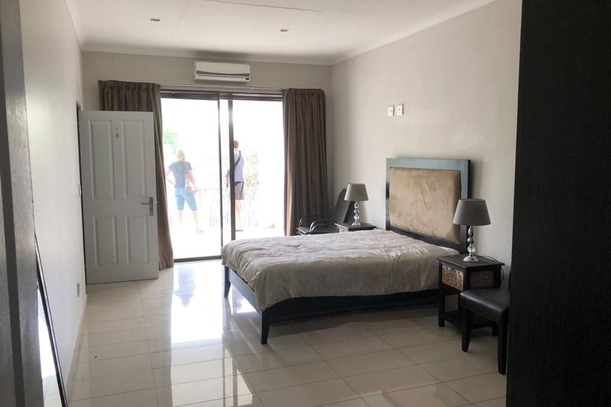 FULLY FURNISHED TOWNHOUSE TO LET - Photo 3
