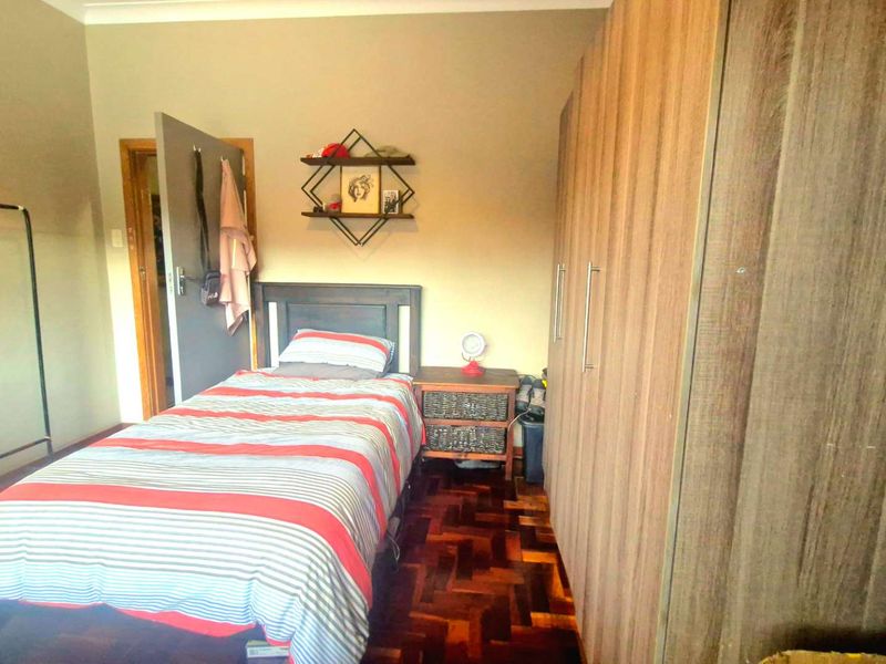 AN ELEGANT BLEND OF CLASS, COMFORT AND EFFORTLESS ENTERTAINMENT - Photo 8