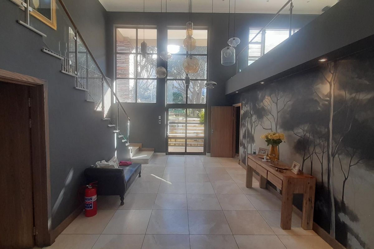 Luxury Awaits: Birdwood Estate with Separate Flatlet - Photo 5