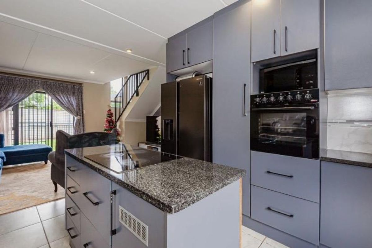 4 Bedroom House for Rent - Photo 4