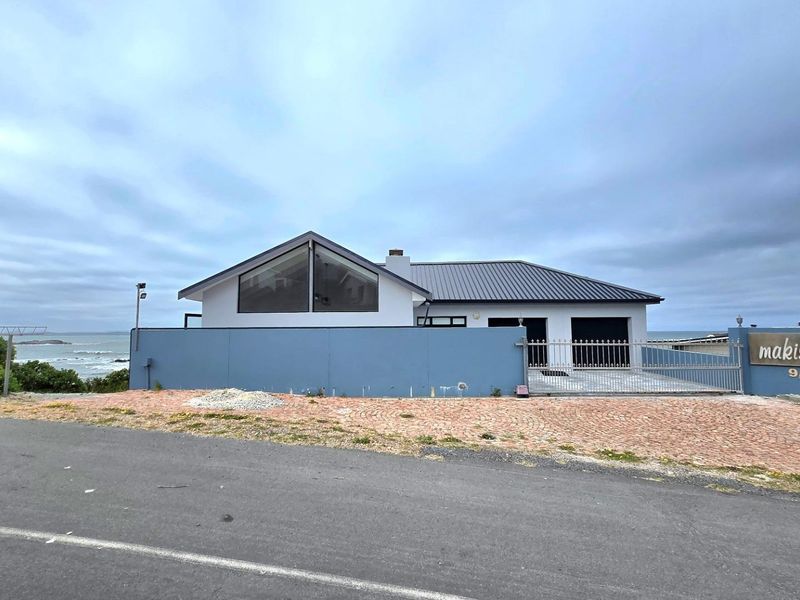 Modern Living and Family Bonding: Your Dream Home in Franskraal - Photo 3