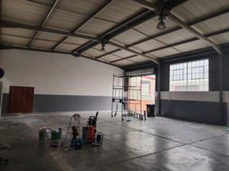 Neat Newly Painted Factory To Let - Photo 4