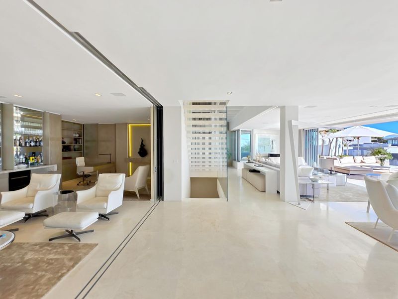 Fresnaye Showstopper with Stunning Views - Photo 8