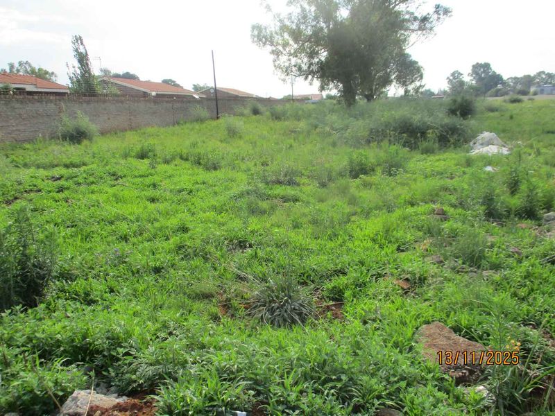 Enjoy the tranquility of Henley - Photo 2