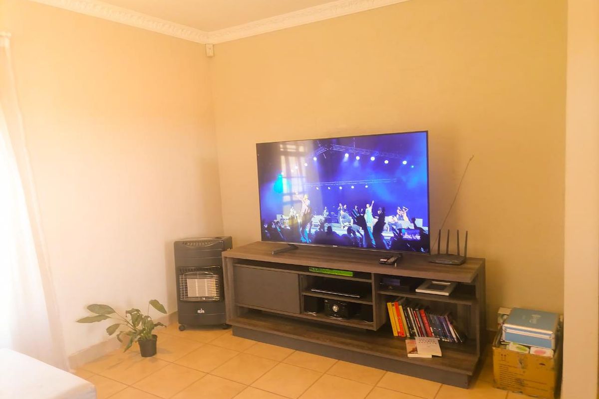 A Charming 2 Bedroom House In Thatcchill Estate - Photo 4