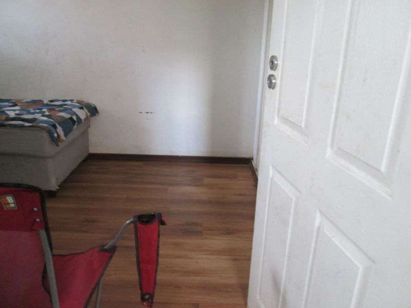 BEAUTIFUL AND NEAT [2.5] TWO AND HALF BEDROOMS FOR SALE IN MUCKLENEUK [PTA ] - Photo 6