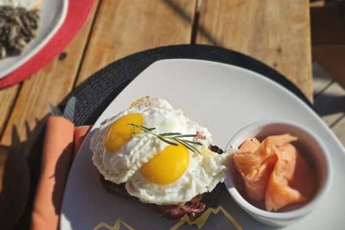 Aus | For Sale: A charming&historic guesthouse in the heart of Namibia’s scenic countryside.Well-known for its warm hospitality business with endless potential - Photo 4