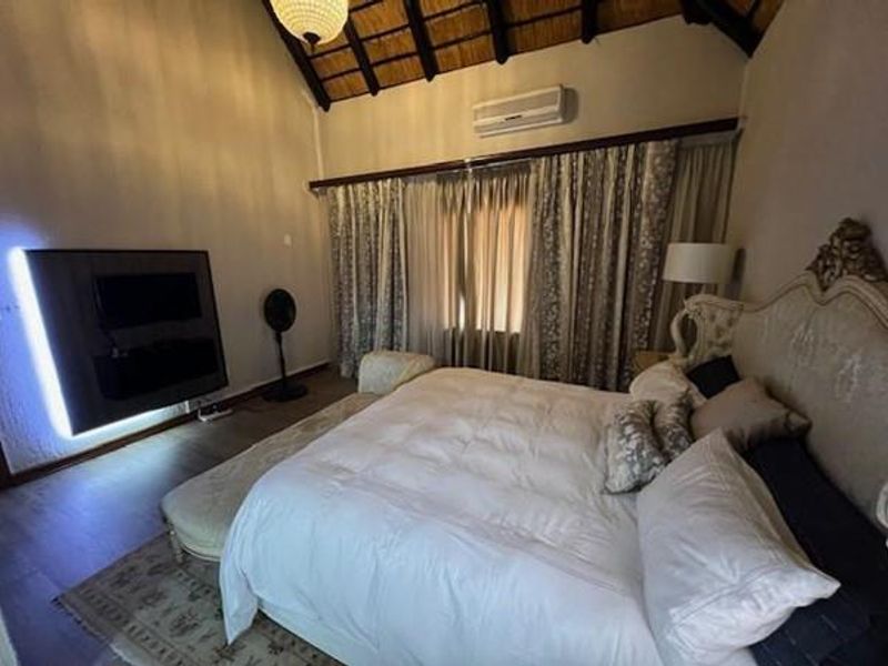 3 Bedroom Chalet - Photo 8