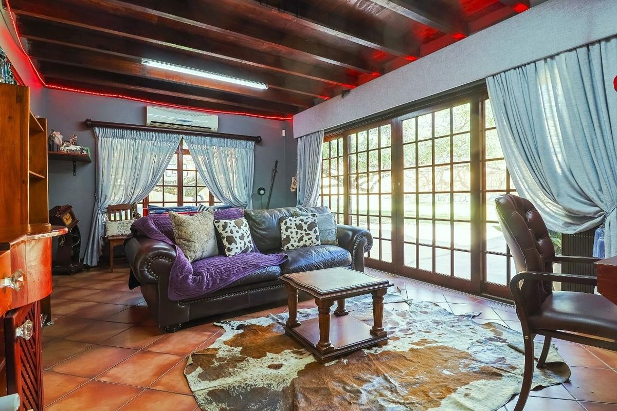 6 Bedroom House for Sale in Alberante - Photo 5