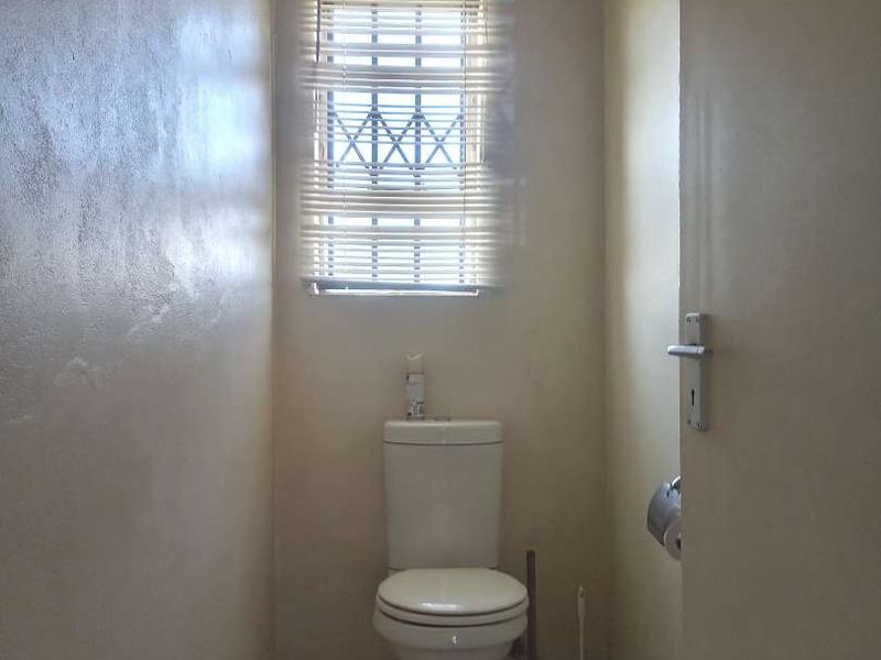 THREE BEDROOM TOWNHOUSE FOR SALE IN DAWN PARK - Photo 10