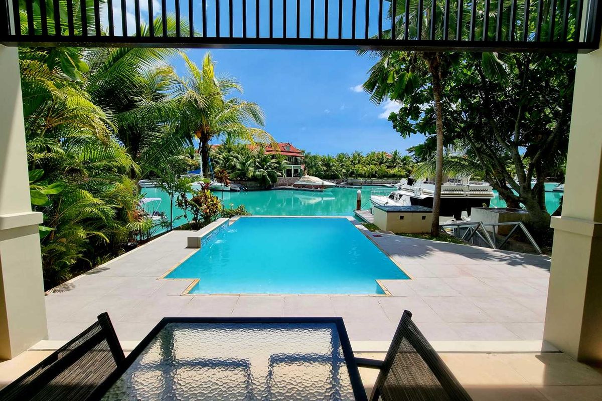 EXCEPTIONAL NORTH FACING MAISON - Photo 2