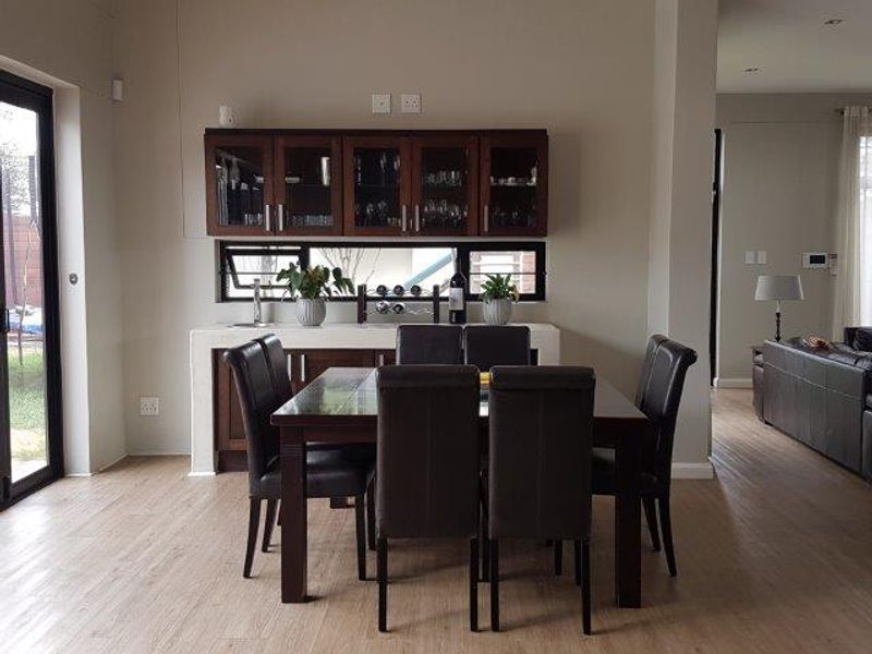 5 Bedroom House For Sale in Walvis Bay, North Meersig - Photo 7