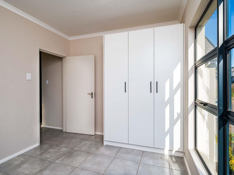 Kings Gate Estate 3 Bedroom Apartment - Photo 9