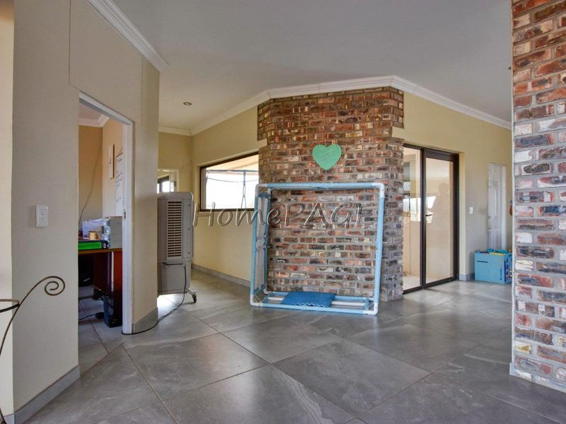 Swakop River Plots, Swakopmund:  5 Hectare Plot with LARGE 4 Bedr Home is for Sale - Photo 7