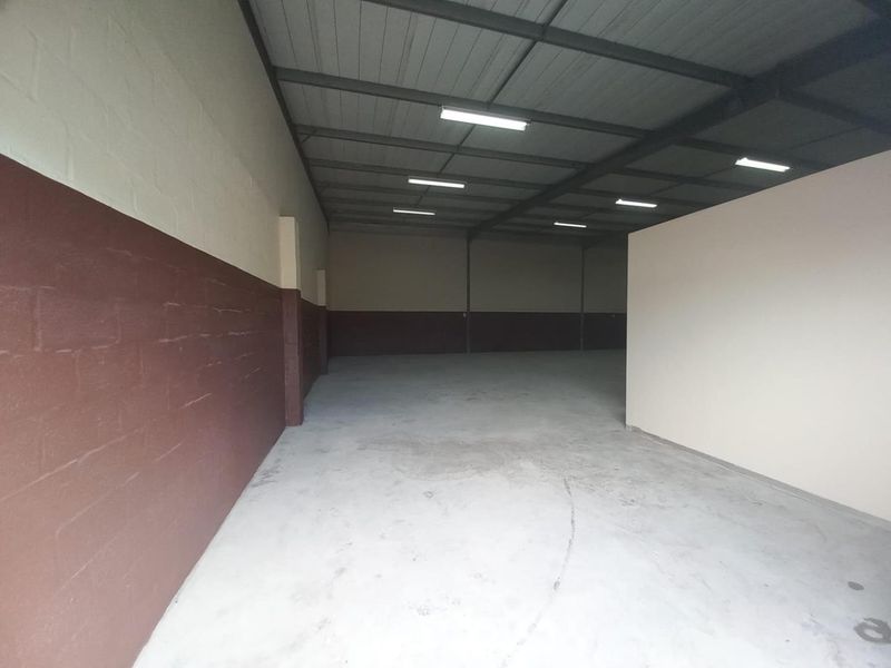 Immediate Rental – Secure Industrial Property with Workshop & 3-Phase Power - Photo 3
