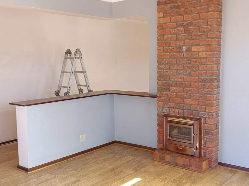 Spacious Home with pool and entertainment area. - Photo 7