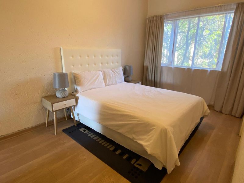 Beautiful 1 bedroom apartment in sought after Sandton area - Photo 5
