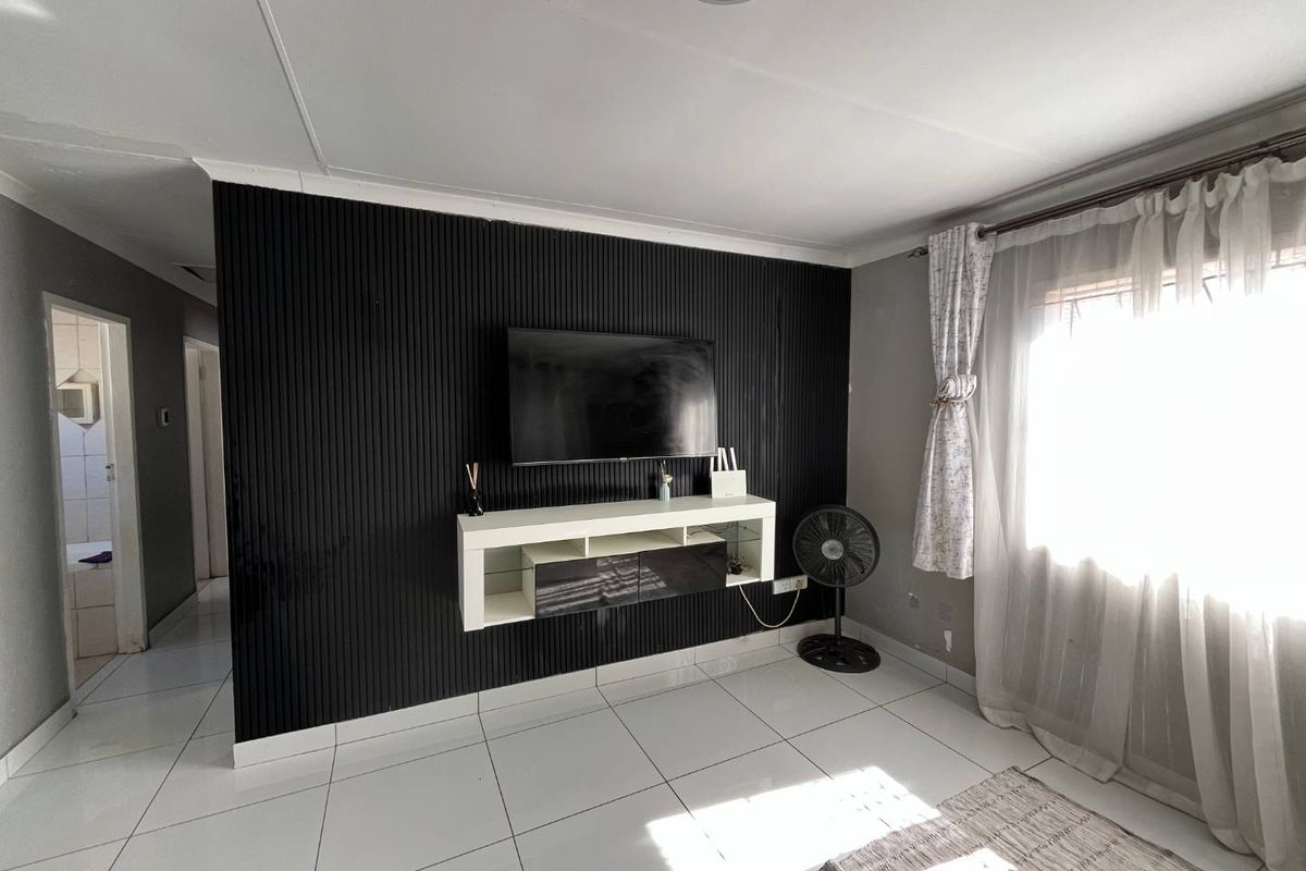 Modernized 3 Bedroom Home with Spacious Yard in Villa Liza - Photo 4