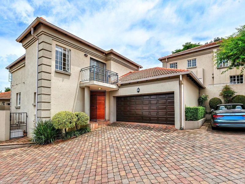 Timeless Elegance & Modern Luxury in an Exclusive Radcliffe Heights Enclave - Photo 5