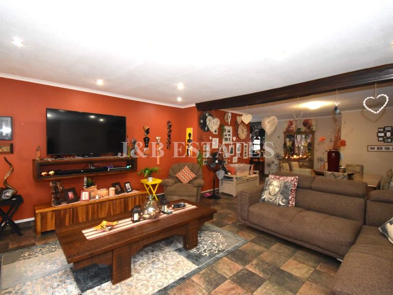 Stunning House Close To The Golfcourse - Photo 10