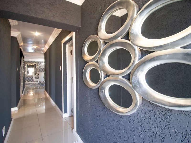 Luxury Living Awaits  available immediately in Rayton Estate's Family Haven - Fully Furnished - Photo 10