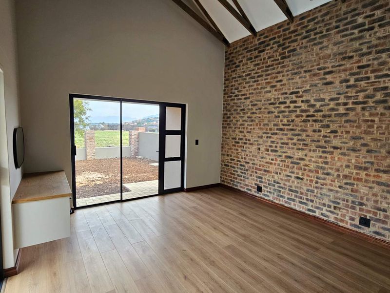 4 Bedroom Luxury Family Home in Landsmeer Estate - Photo 10