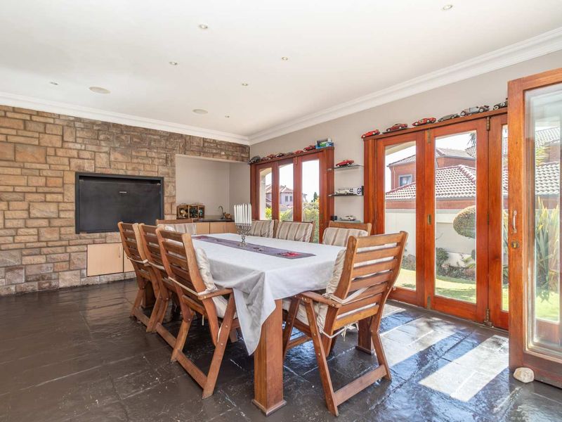 A home that welcomes you in and makes you stay! - Photo 4