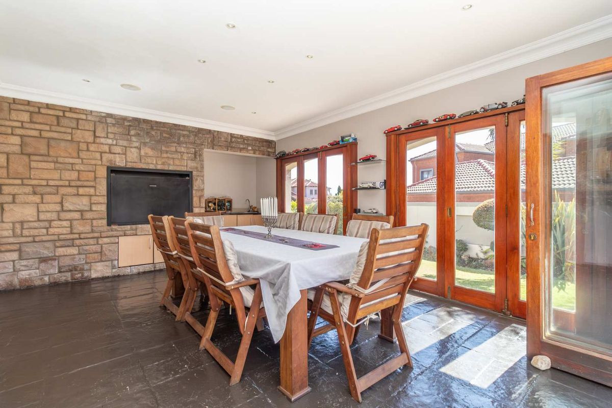 A home that welcomes you in and makes you stay! - Photo 4