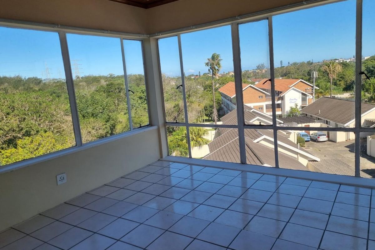 Corner Apartment  For Sale in Amalinda North. - Photo 2