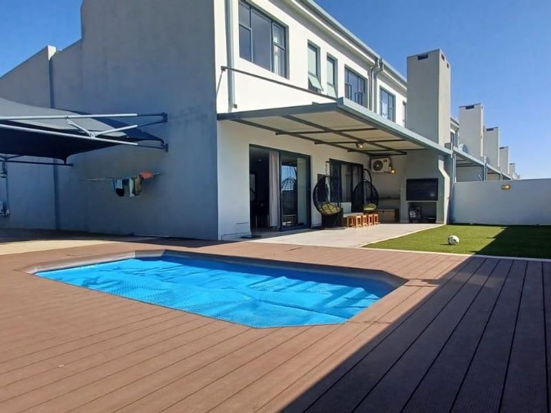Fully Furnished 3 Bed Townhouse Available Soonest – N$33 000.00 pm Slightly negotiable ! - Photo 1