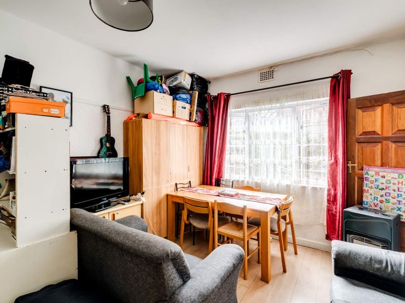 Hello First Time Buyers, Young Professionals and Investors! - Photo 3