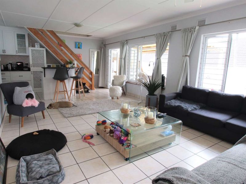 Pet friendly Garden Townhouse, with private pool within 500 meters of the Beach!! - Photo 6