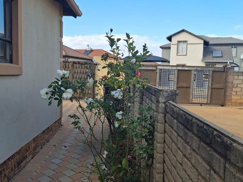 House for Rent in Blue Hills Midrand - Photo 4