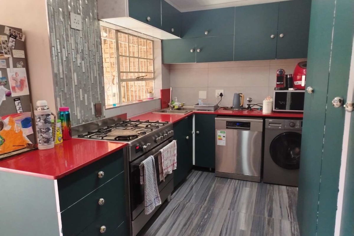 Charming Townhouse Next to Golf Course Awaits You! - Photo 4