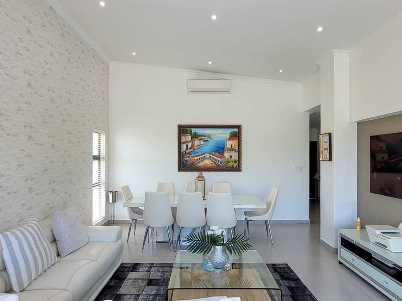 Marvelous Palm Lakes Home - Photo 8