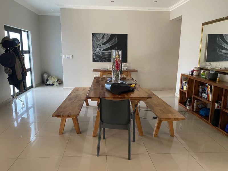 Beautiful 5 Bedroom House for Rental in Palm Lakes Estate - Photo 3