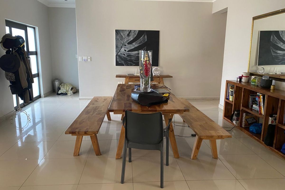 Beautiful 5 Bedroom House for Rental in Palm Lakes Estate - Photo 3