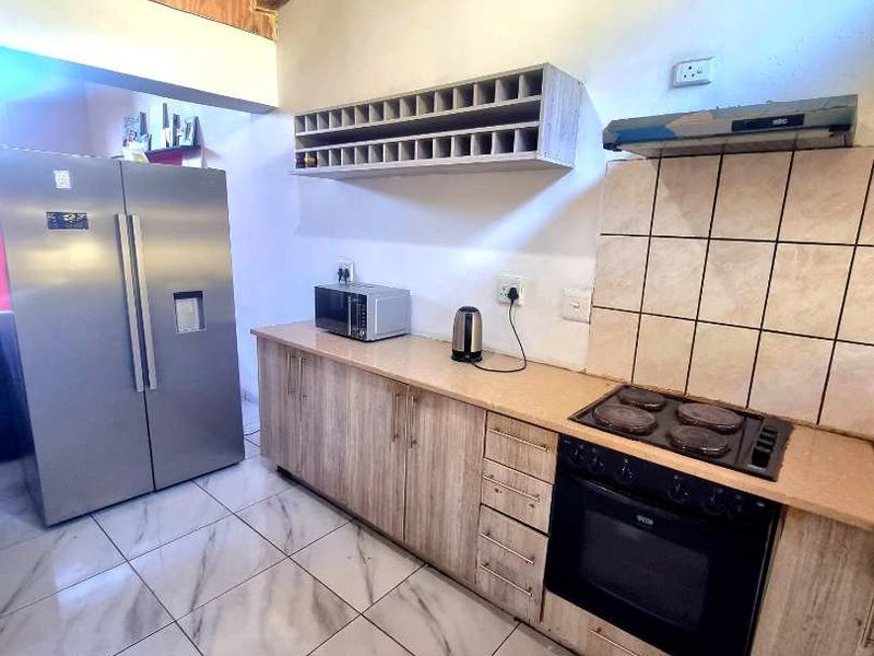 TOWNHOUSE FOR SALE - Photo 4