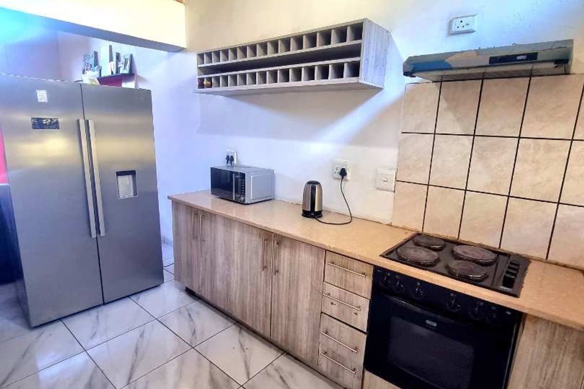 TOWNHOUSE FOR SALE - Photo 4