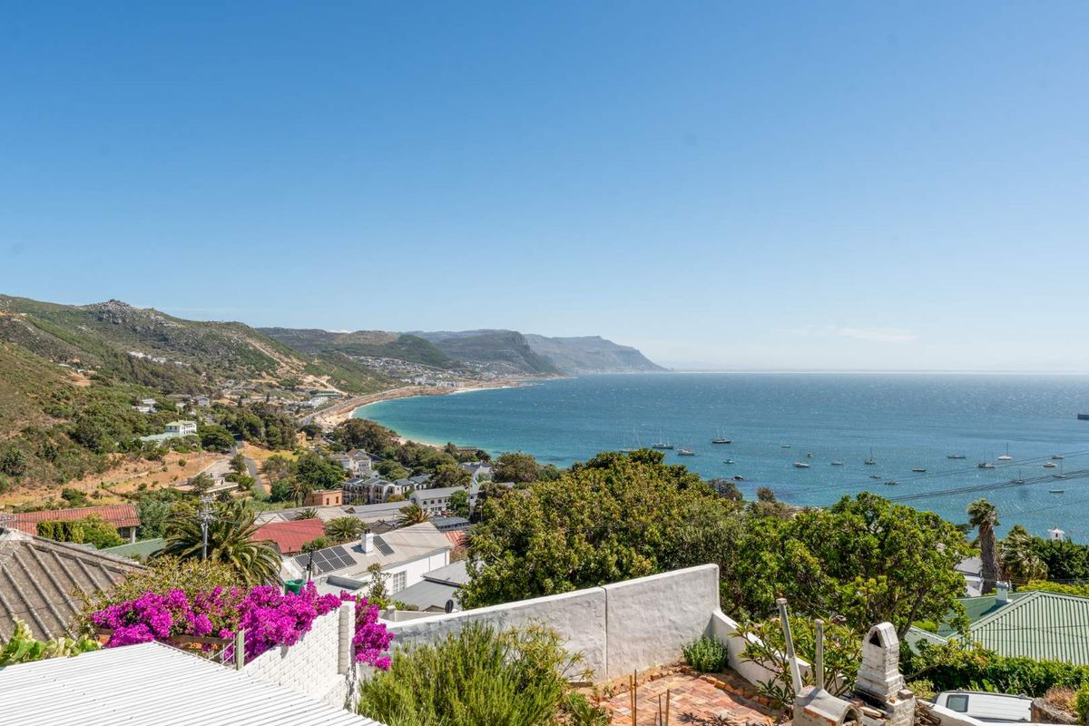Discover Hillside Charm in Simon’s Town - Photo 4