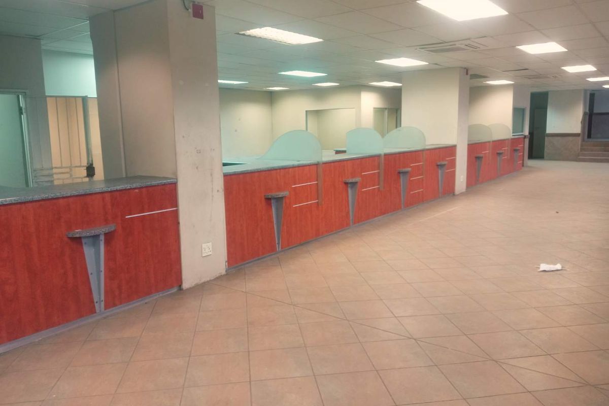 Prime 1,000 m2 Commercial Office Space To Let | Boksburg | Exceptional Business Address  Introduce your business to a prestigious, well-positioned - Photo 5